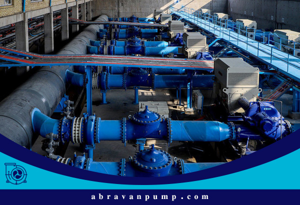 لوله ها در ایستگاه پمپاژ آب، مسیر اصلی انتقال آب را ایجاد می کنند و و اتصالات برای اتصال لوله ها به یکدیگیر یا دیگر اجزا استفاده می شوند.